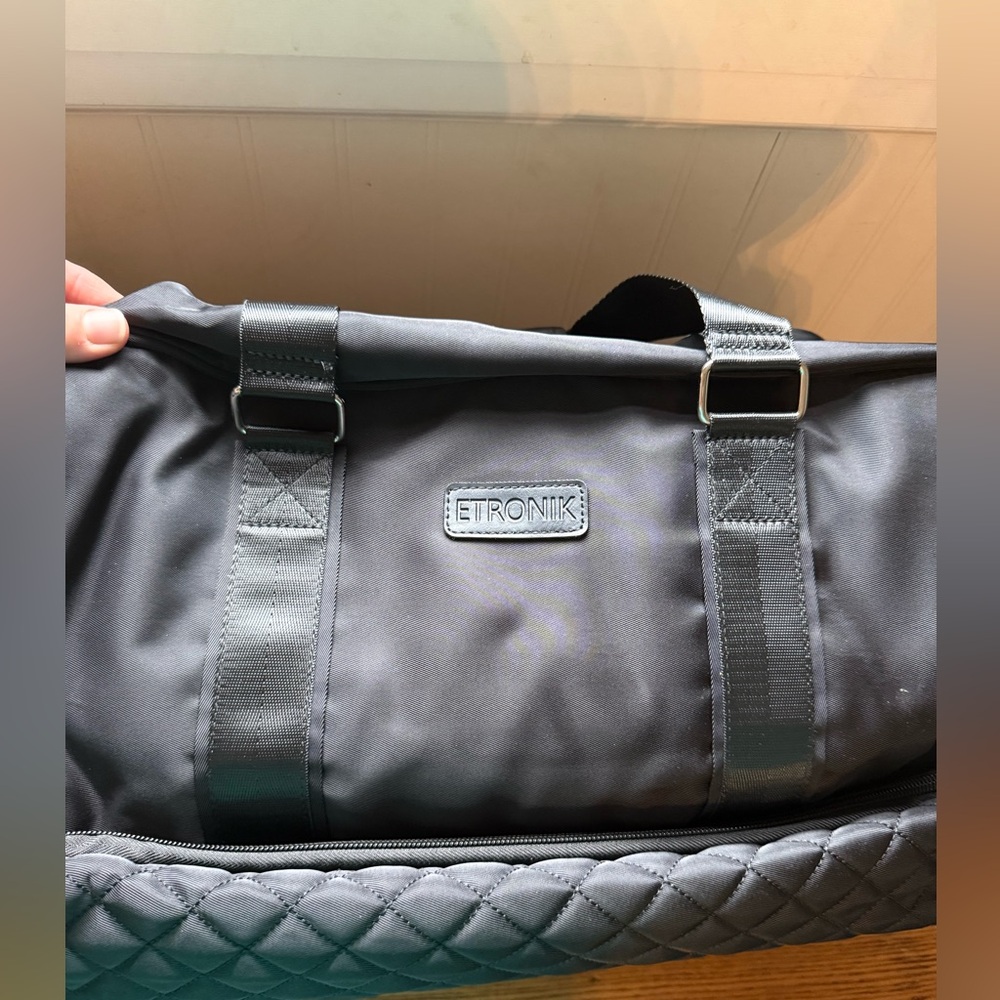 ETRONIK Rolling Duffle Bag, Flight Approved with Wet Pocket & Shoe Compartment